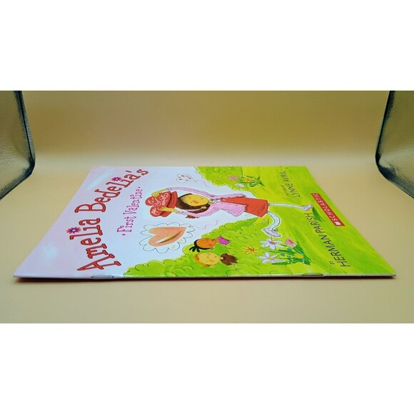 Amelia Bedelias First Valentine - Paperback By Herman Parish - GOOD - Picture 3 of 5